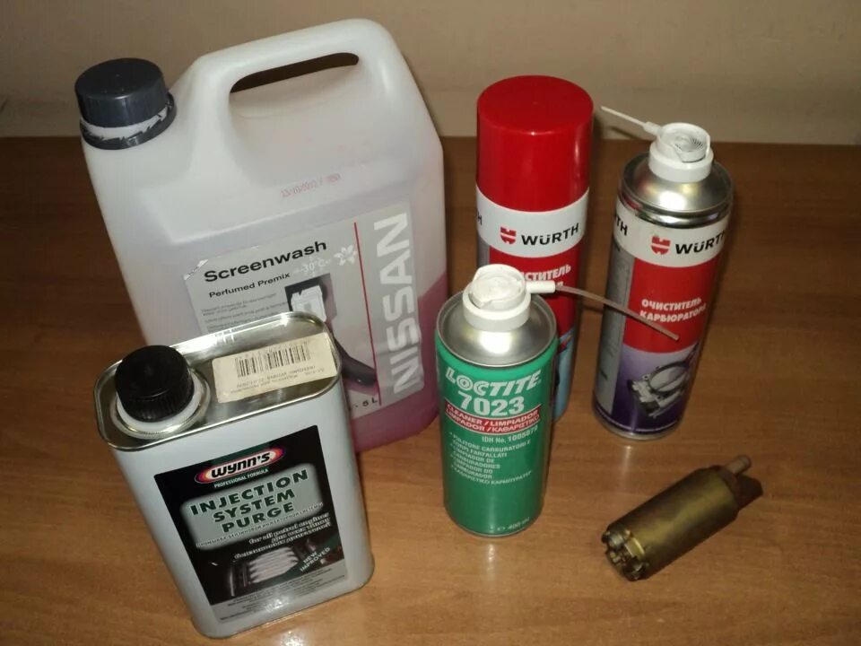 Жидкость для промывки инжектора ar8998-1. Средство для очистки инжектора. Бачек для чистки инжектора и форсунок. Очиститель форсунок манол. Жидкость для чистки форсунок инжектора.
