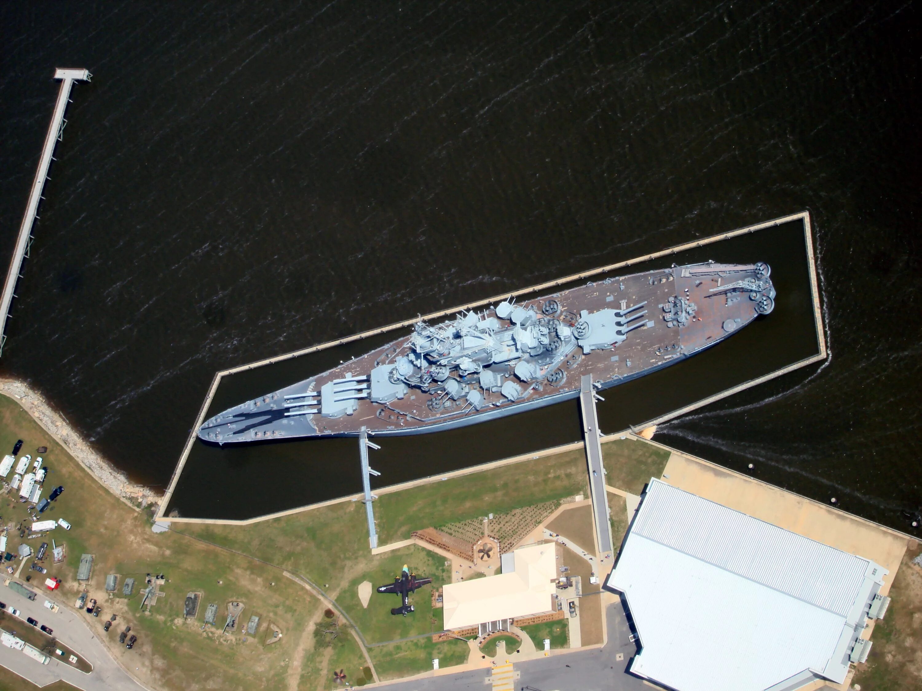 Какая судьба постигла. Линкор USS Алабама. USS Alabama BB-60. USS Alabama Battleship Memorial Park. BB-60 Alabama.