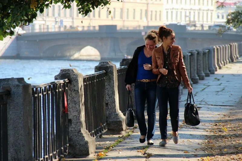 невский проспект люди. санкт петербург невский проспект люди. туристы невский проспект санкт-петербург. люди в городе. питер город людей.