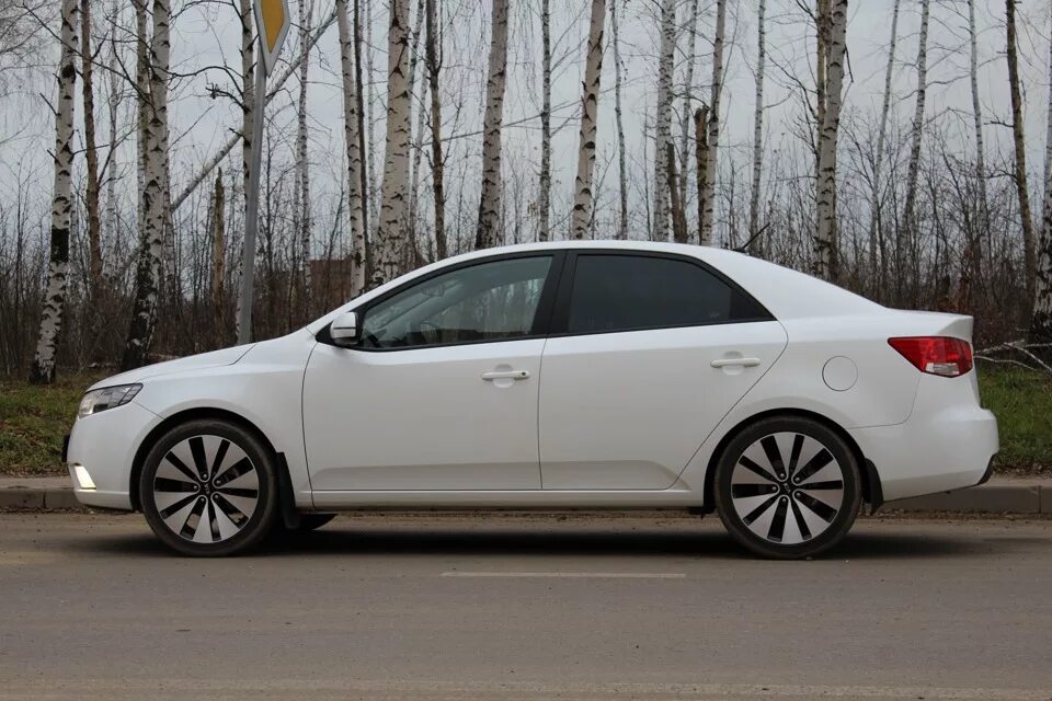 Церато диск. Kia cerato optima. kia cerato на 16 дисках. диски киа церато 2. kia cerato 2 16 диски.