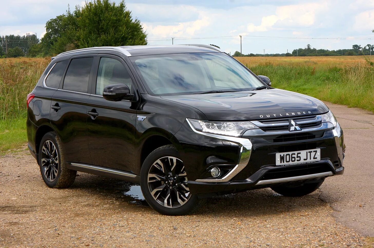 Mitsubishi outlander трехлитровый. Митсубиси Аутлендер 2021. Mitsubishi Outlander 2021 Tuning. Митсубиси Аутлендер 2020 черный. Митсубиси Аутлендер 2021 черный.