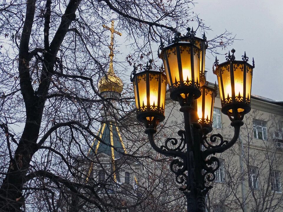 Городские фонари фото Александр Муромский: Уличные фонари нужно ремонтировать прежде, чем на поломку у