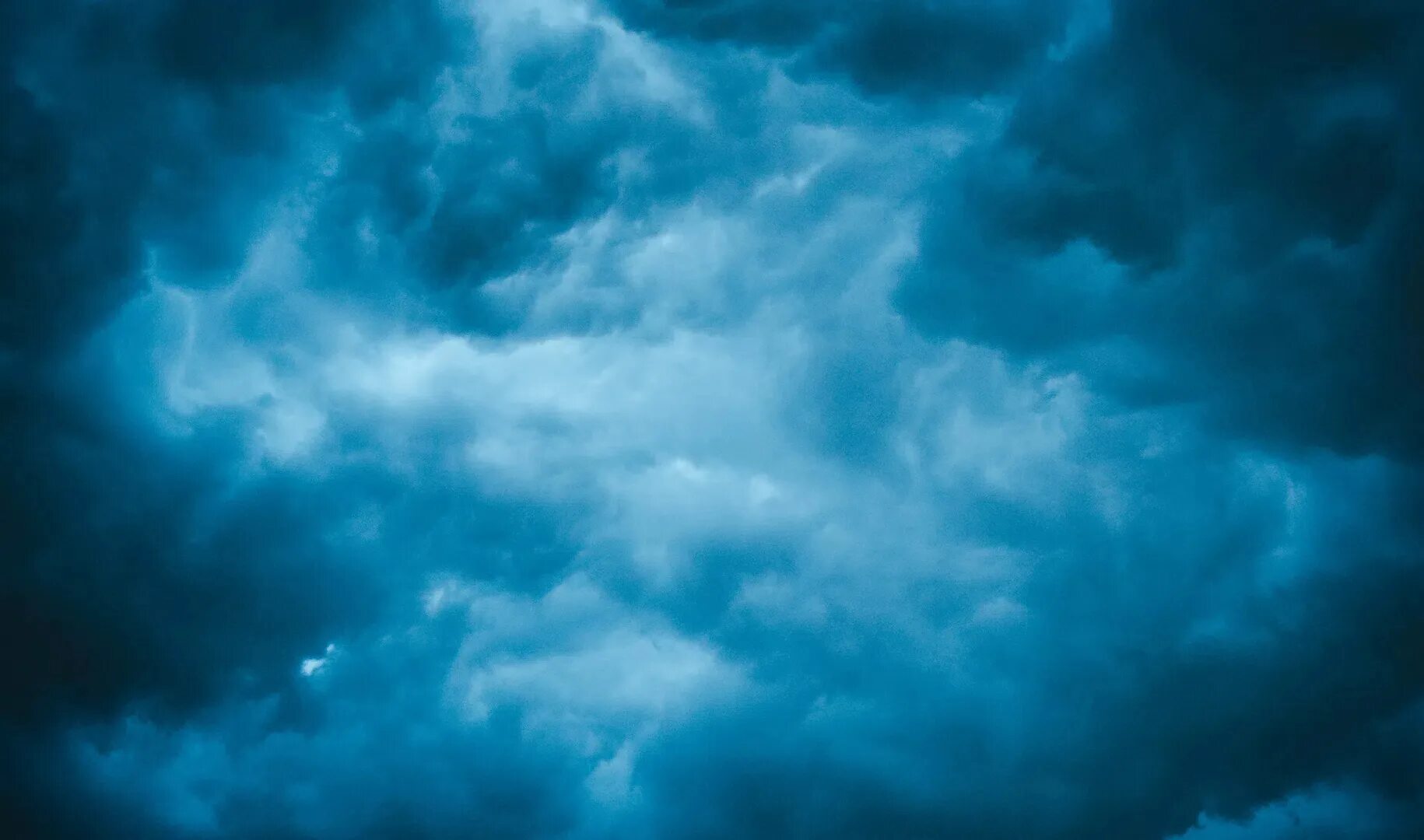 Небо. Stormy blue. Stormy blue. Weathering waves баннер новичка. Blue storm вкус.