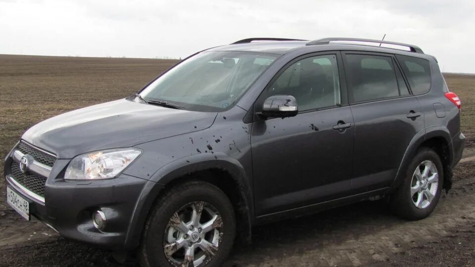 Машины до 900 тысяч рублей. Toyota rav4 2011. Рав 4 авито. Toyota rav4, 2010г зимние фото. Тойота рав 4 б/у.