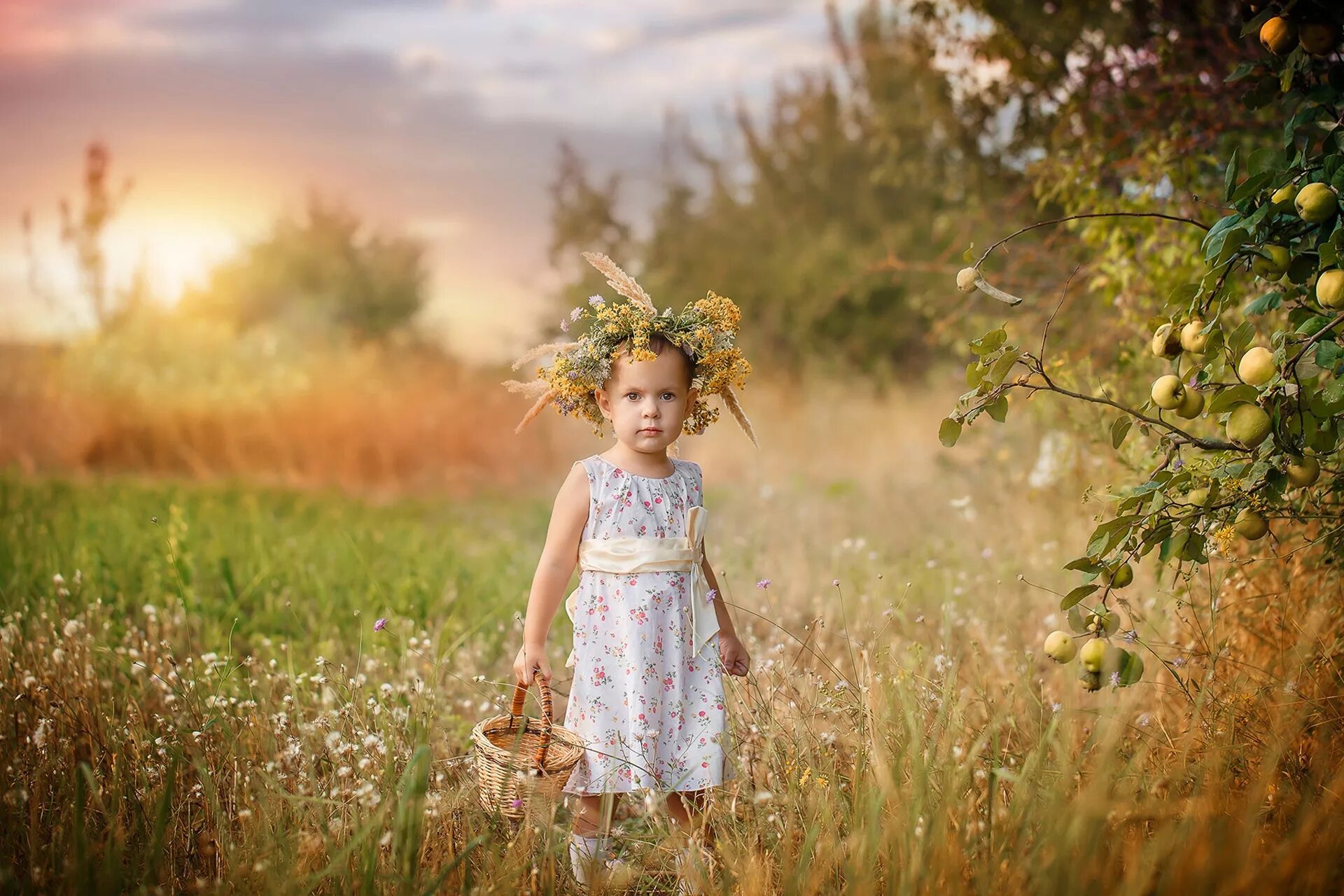 Child nature. Детская фотосессия на природе. Детская фотосессия на природе летом. Красивые дети природа. Девочка летом.