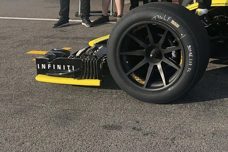 Колесо ф1 пирелли. Шины f1 2021. 2022 колеса. Крутые диски 2022. Jet wheel texture.