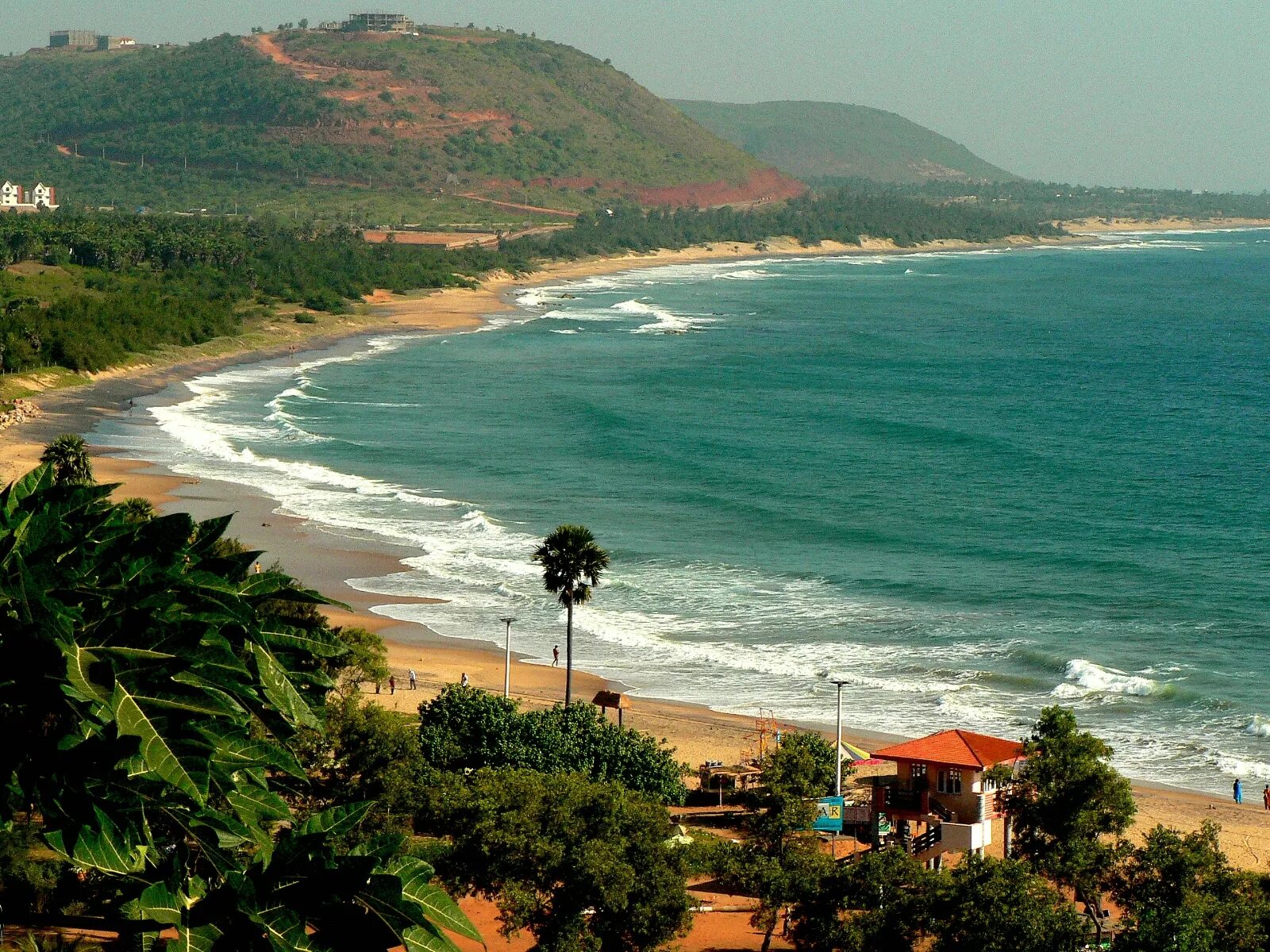 Бенгальский в индийском океане. Visakhapatnam Индия. Арамболь Гоа. Штат Керала Индия. Сансет Бич Гоа.