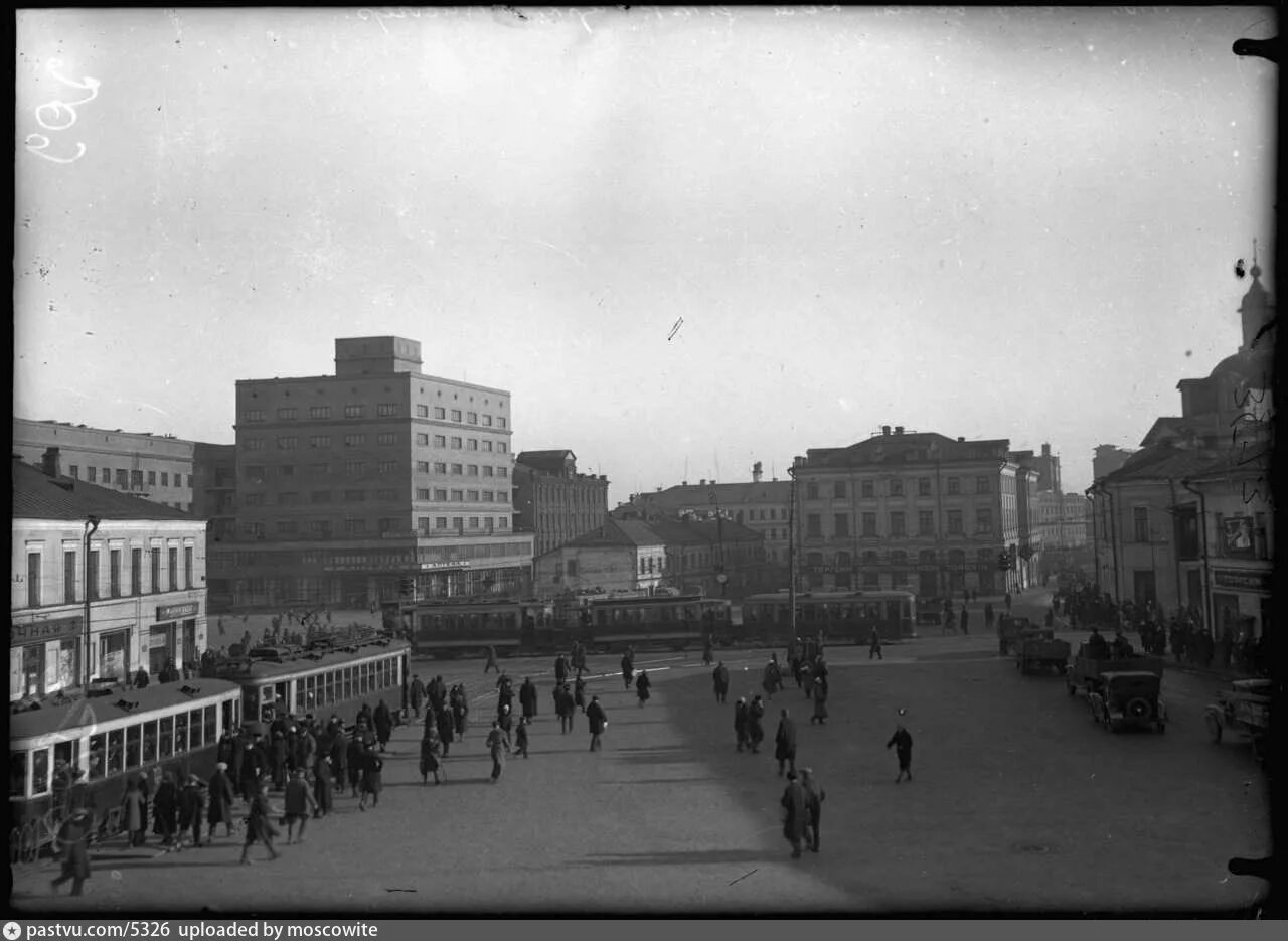 Какая старая площадь в москве. Земляной вал 1930. Улица Земляной вал. Земляной вал 1940. Площадь Земляной вал.