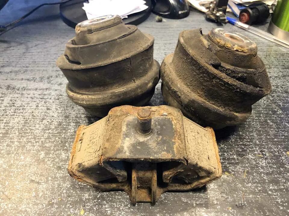 124 подушка. 124 подушка. подушки двигателя мерседес 124 дизель. подушки двигателя мерседес 190. W124 подушка двигателя lemforder.