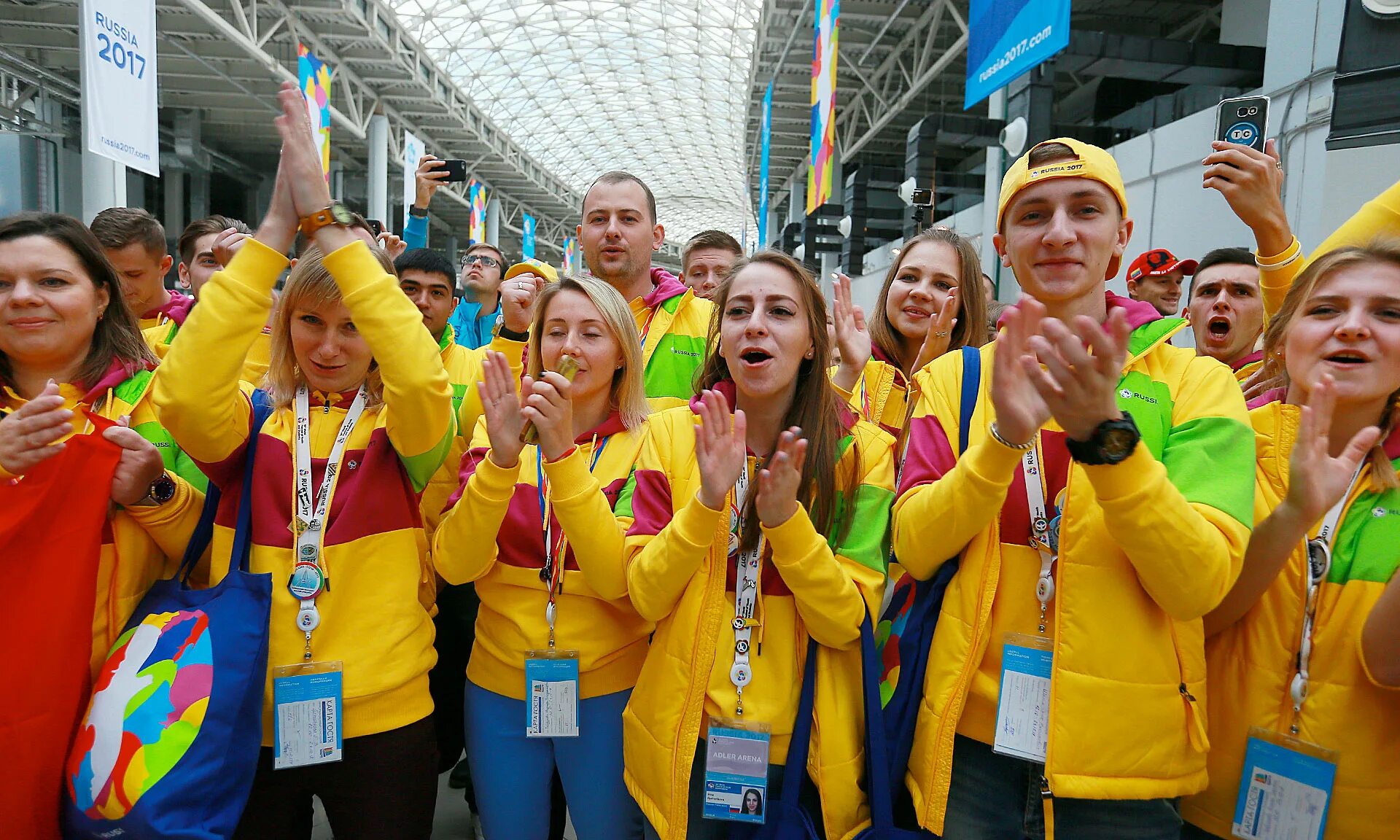 Фестиваль молодежи в москве в каком году. ВФМС Сочи. Фестиваль молодежи и студентов в Сочи. Всемирный фестиваль молодежи Сочи. Фестиваль молодежи и студентов Сочи 2017.