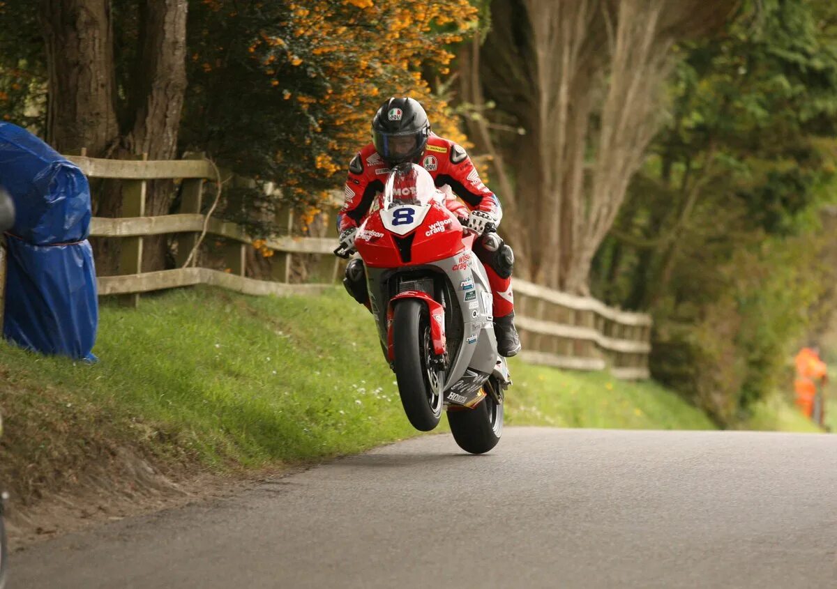 Guy Martin TT. Derek MCGEE Racer. Road up.