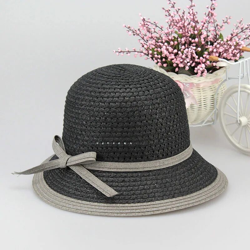 розовая соломенная шляпка. шляпка колокольчиком 4 буквы. шляпки клоши 1950. шляпка колокольчик 20 х годов. соломенная шляпа колокольчик.