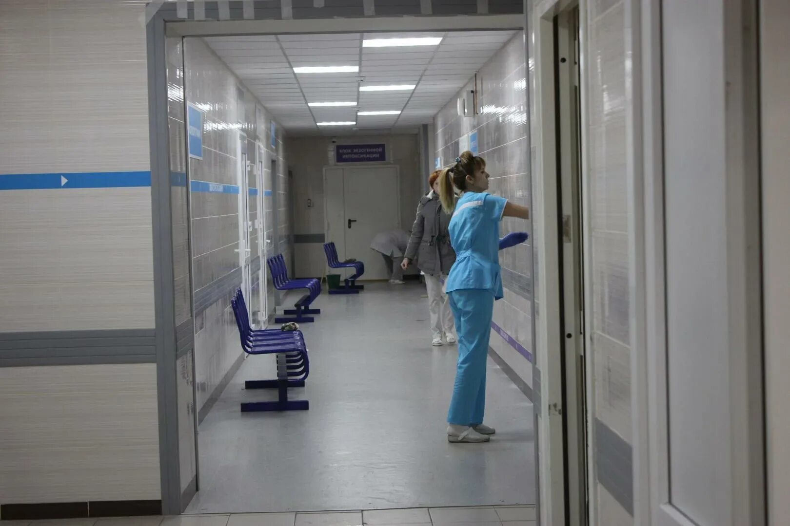 Александровская больница внутри. Приемные покои больницы спб. Приемные покои больницы спб. Амбулаторно-консультативное отделение елизаветинской больницы. Приёмный покой 40 больницы сестрорецк.