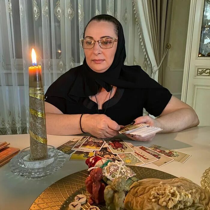 экстрасенсы маги ясновидящие. алексей фат битва экстрасенсов. колдунья с магическим шаром. маг экстрасенс. колдун битва экстрасенсов.