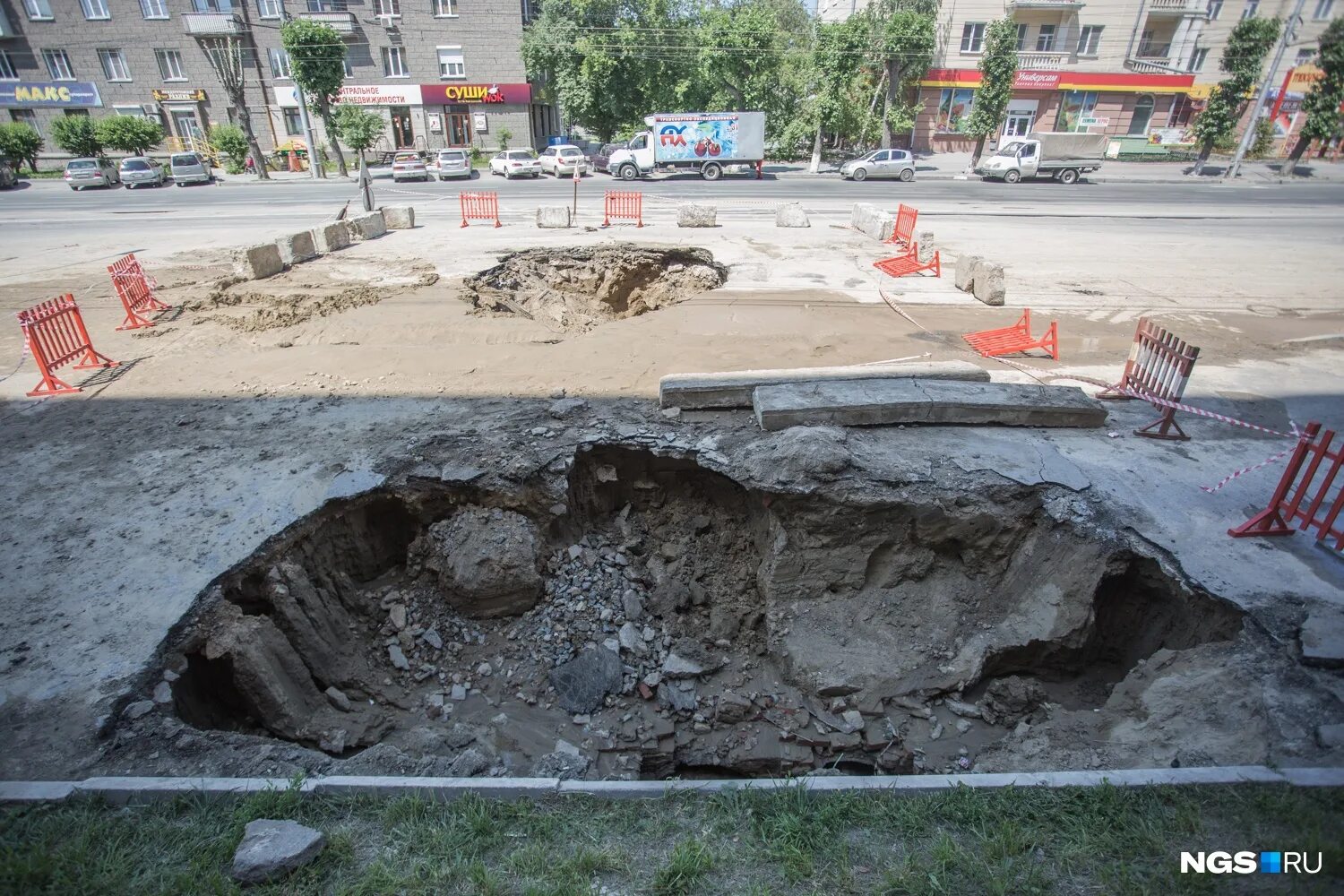 В Баковке нет воды. Нет воды на Двинской. Отключили воду в Новосибирске. Нет воды в Дранишники.