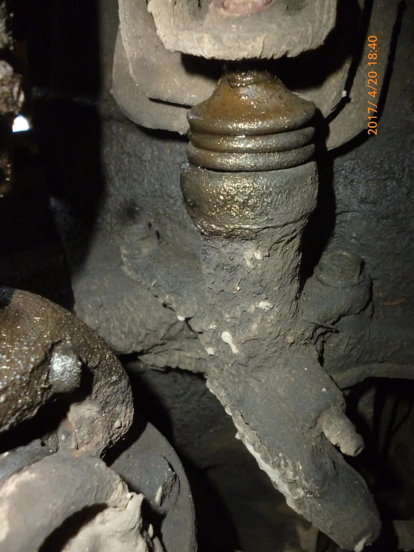 Потеки сальника на насосной станции. Рабочий цилиндр сцепления опель фронтера 2. Зажимное кольцо для рабочего цилиндра сцепления мазда 3 1. Рабочий цилиндр сцепления w123. Потек рабочий.