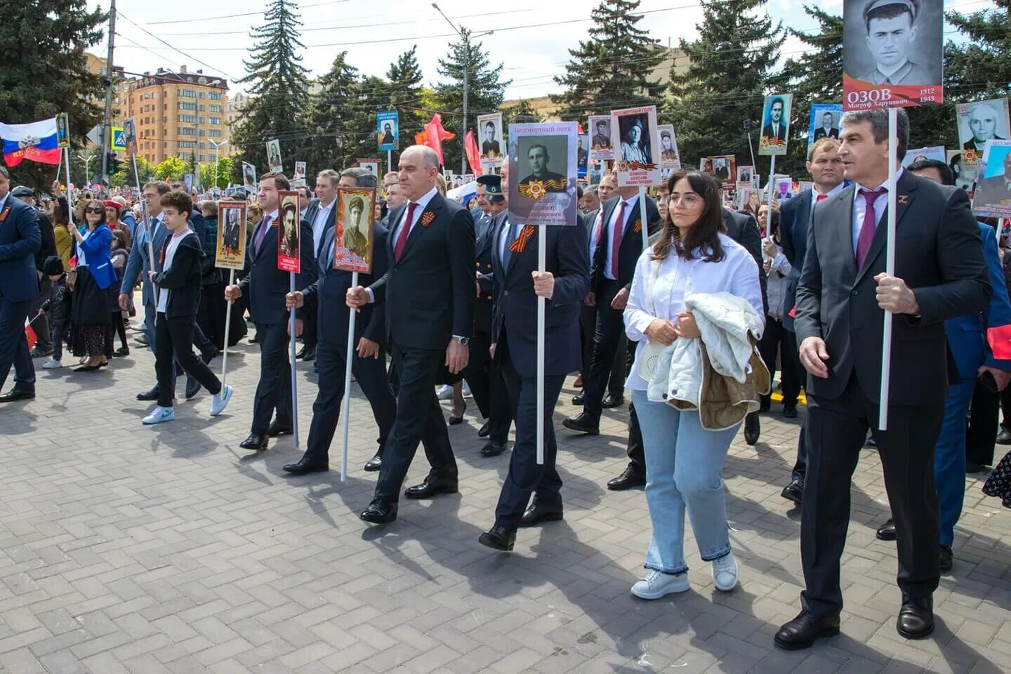 Новости черкесска на сегодня. Кавказская 153 б Черкесск. Бессмертный полк Черкесск. Бессмертный полк Черкесск 2022. Бессмертный полк СКФО Дунин.