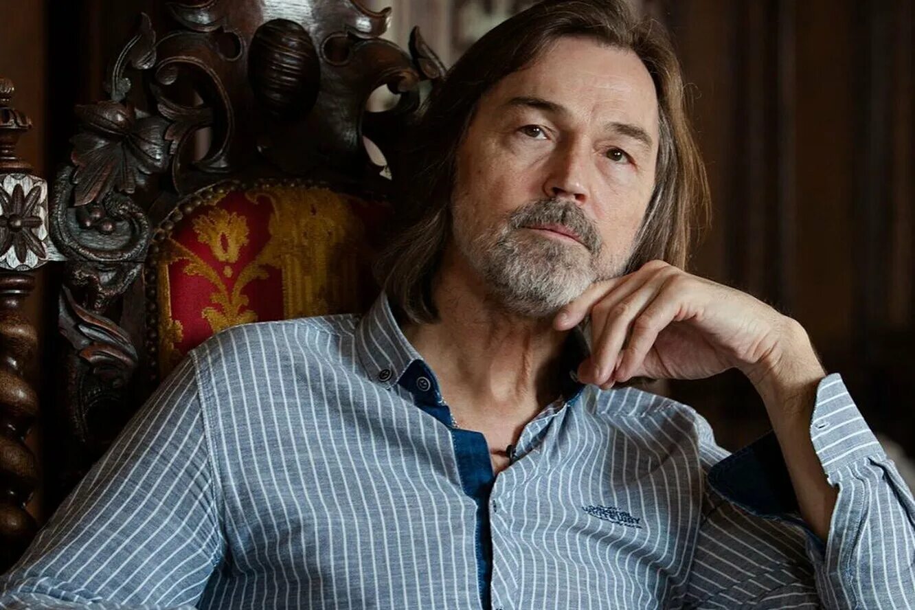 Никас сафронов жизнь. Никас сафронов. сафронов никас степанович. знаменитый художник никас сафронов. московский художник никас сафронов.