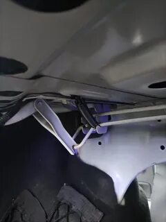 Как открыть багажник изнутри