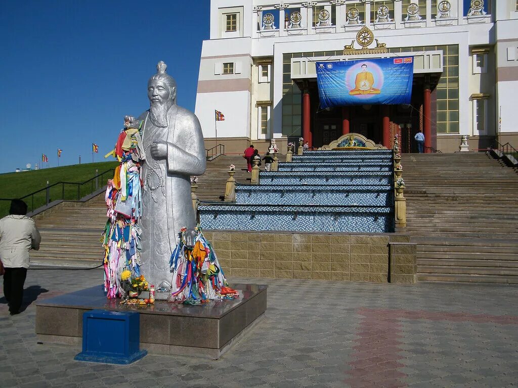 Сайт г элиста. Элиста достопримечательности. Городской округ город Элиста. Элиста город достопримечательности. Город толиста.