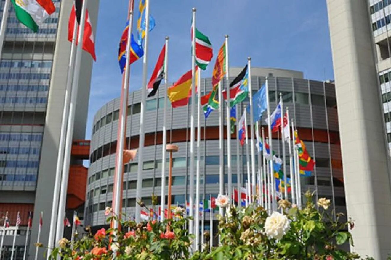 Центр оон. Венский Международный центр ООН. Штаб квартира ООН В Вене. Штаб квартира ЮНИДО В Вене. Здание ООН В Вене.