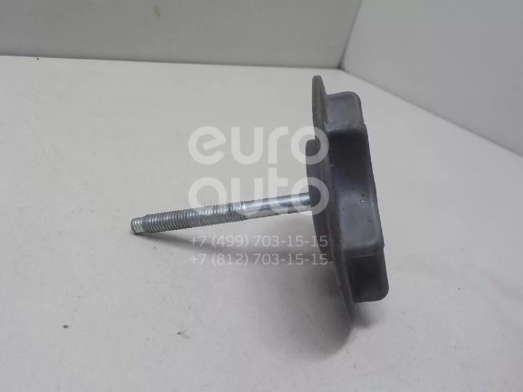 Болт крепления запасного колеса transporter. Крепление запаски фольксваген поло. Болт запаски carisma. Винт запасного колеса калина универсал. Болт запасного колеса приора 2170.