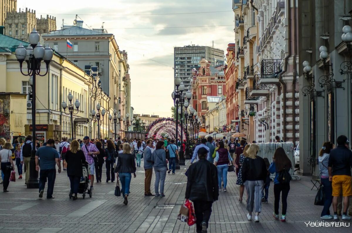 Старый Арбат пешеходная улица. Улица Арбат в Москве. Арбат старый город. Арбат ("старый Арбат").