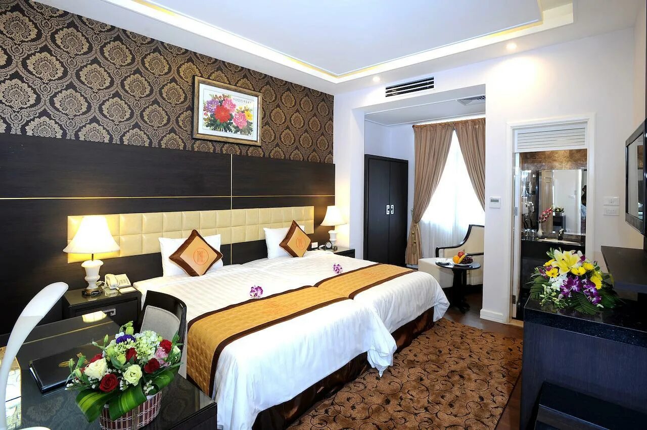 Ханой 21. Вьетнам Ханой вид из отеля. New era Hotel. Miluxe Hanoi. Choosing a Hotel.