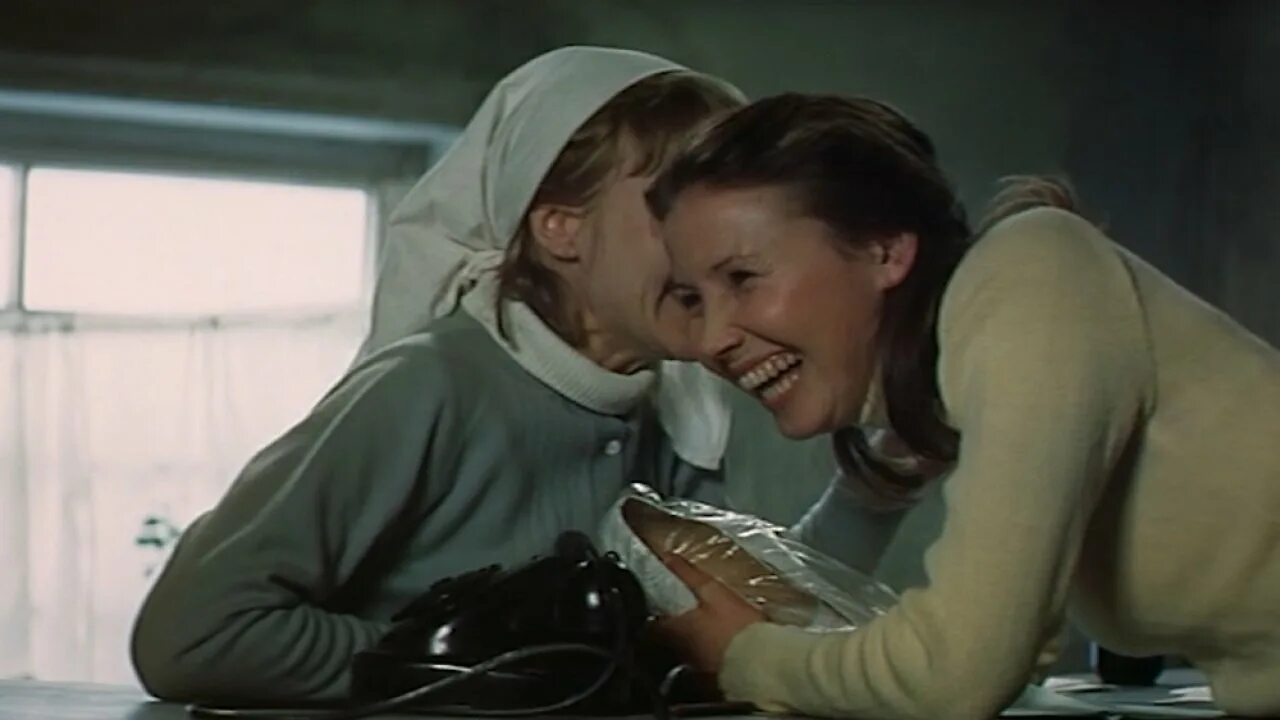 Вышел 1974. &quot;осень&quot; (1974) андрея смирнова,. фильм осень андрея смирнова. осень 1974 год режиссер андрей смирнов. осень фильм 1974.