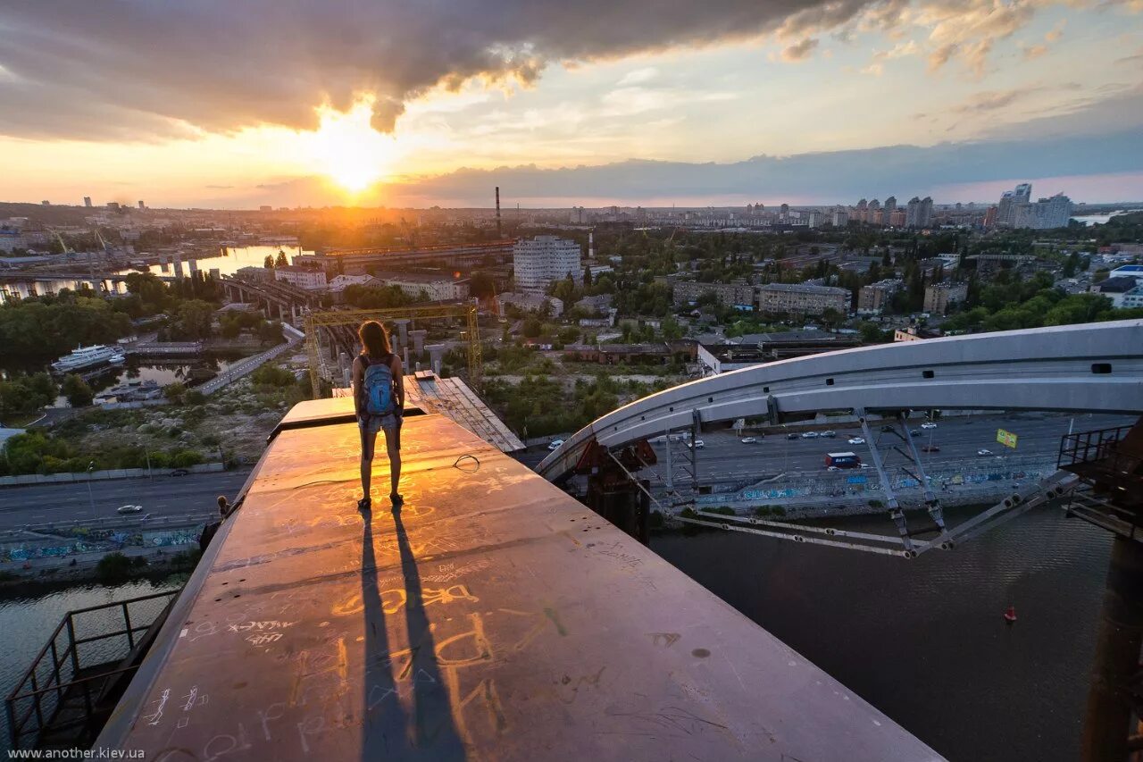 Крыша novotel москва. Крыша roofevents на киевской. Концертная площадка на крыше. Крыша на киевской концерты. Крыша на киевской.
