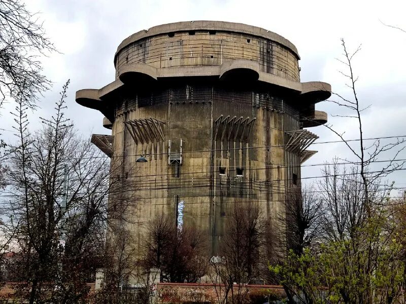 Зенитные башни люфтваффе в берлине. Зенитная башня тиргартен. Зенитные башни люфтваффе в вене. Зенитные башни люфтваффе в вене. Flakturm.
