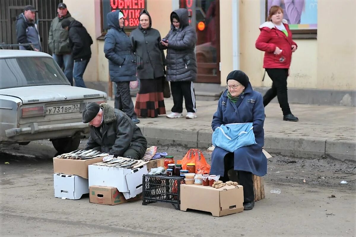 Рос в бедноте