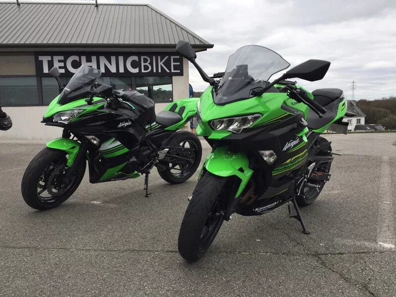 Купить ниндзя 400. Кавасаки Ninja 400. Kawasaki Ninja 400. Кавасаки ниндзя 400 r. Kawasaki Ninja 400r.