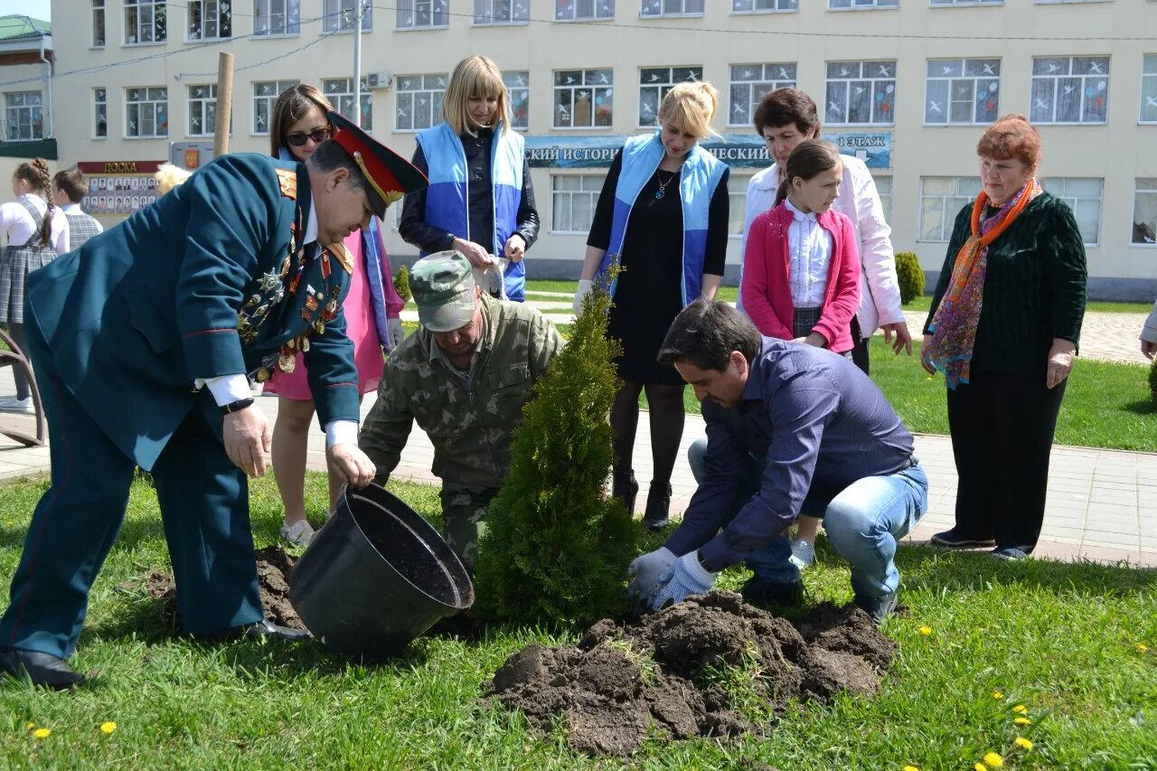 Станица Северская Краснодарский край. Станица Северская администрация. Станица Северская достопримечательности. Администрация станицы Северской Краснодарского края. Администрация северская краснодарский край