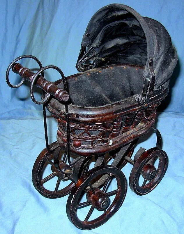 Старинные коляски. Антикварная коляска. Старинные коляски для детей. Коляска для кукол старинная. Купить старую коляску
