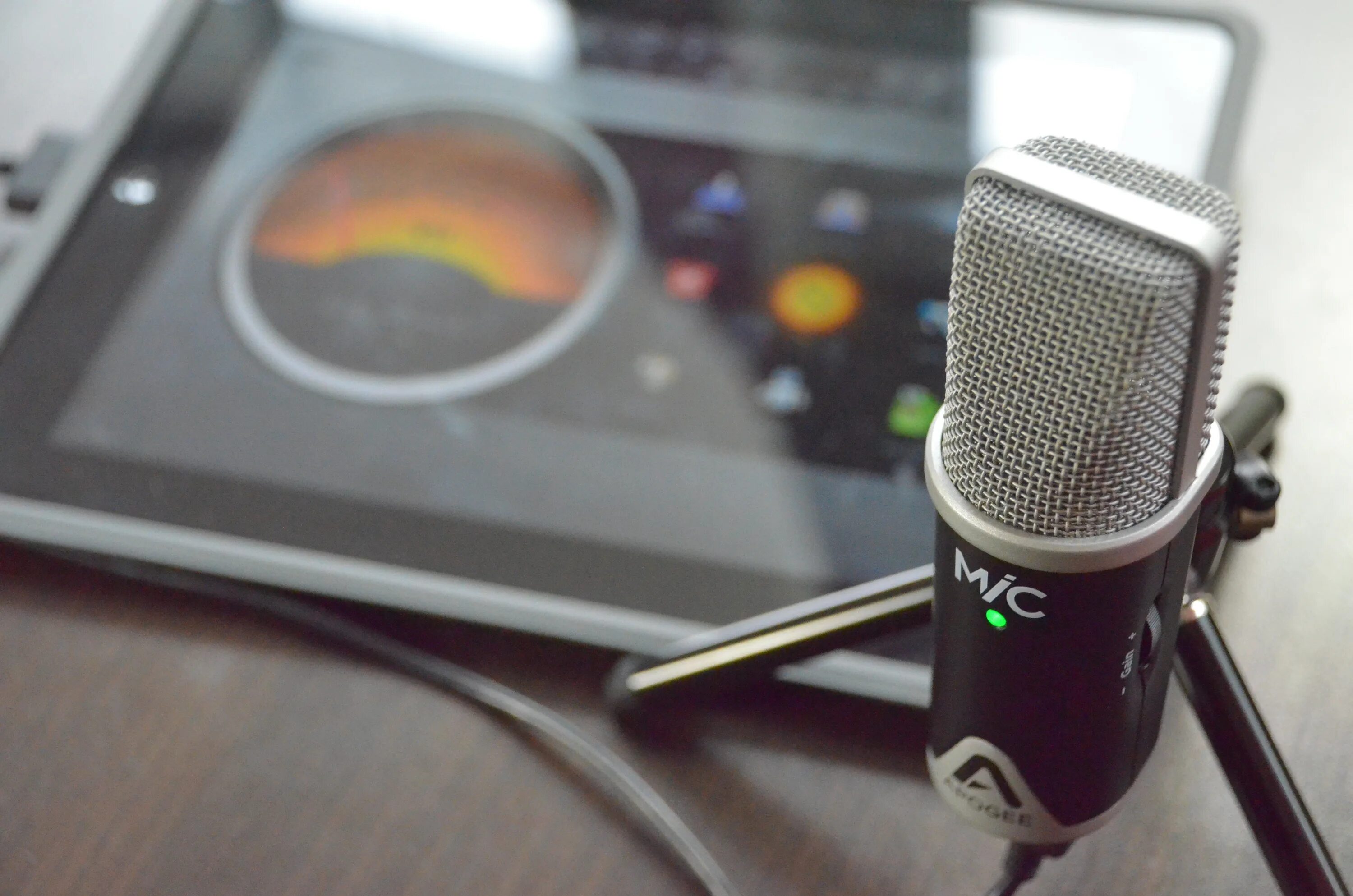 Тестирование микрофона. Usb микрофон apogee mic plus. микрофон apogee mic первая версия. тест микрофона. garageband audio recorder monster gain pitch.