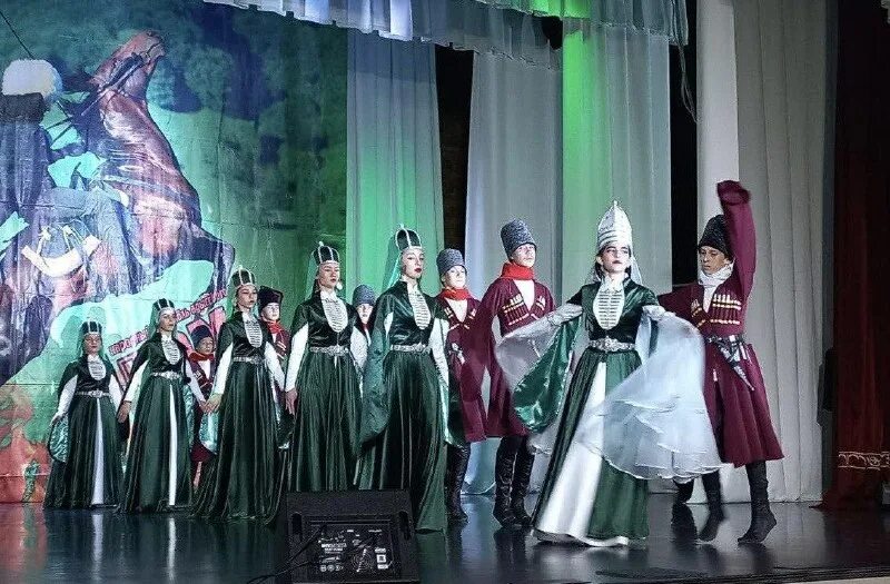 Лезгинка студия нарт. Ансамбль нарт. Ансамбль нарт агу. Ансамбль нарт. Ансамбль нарт 2009.