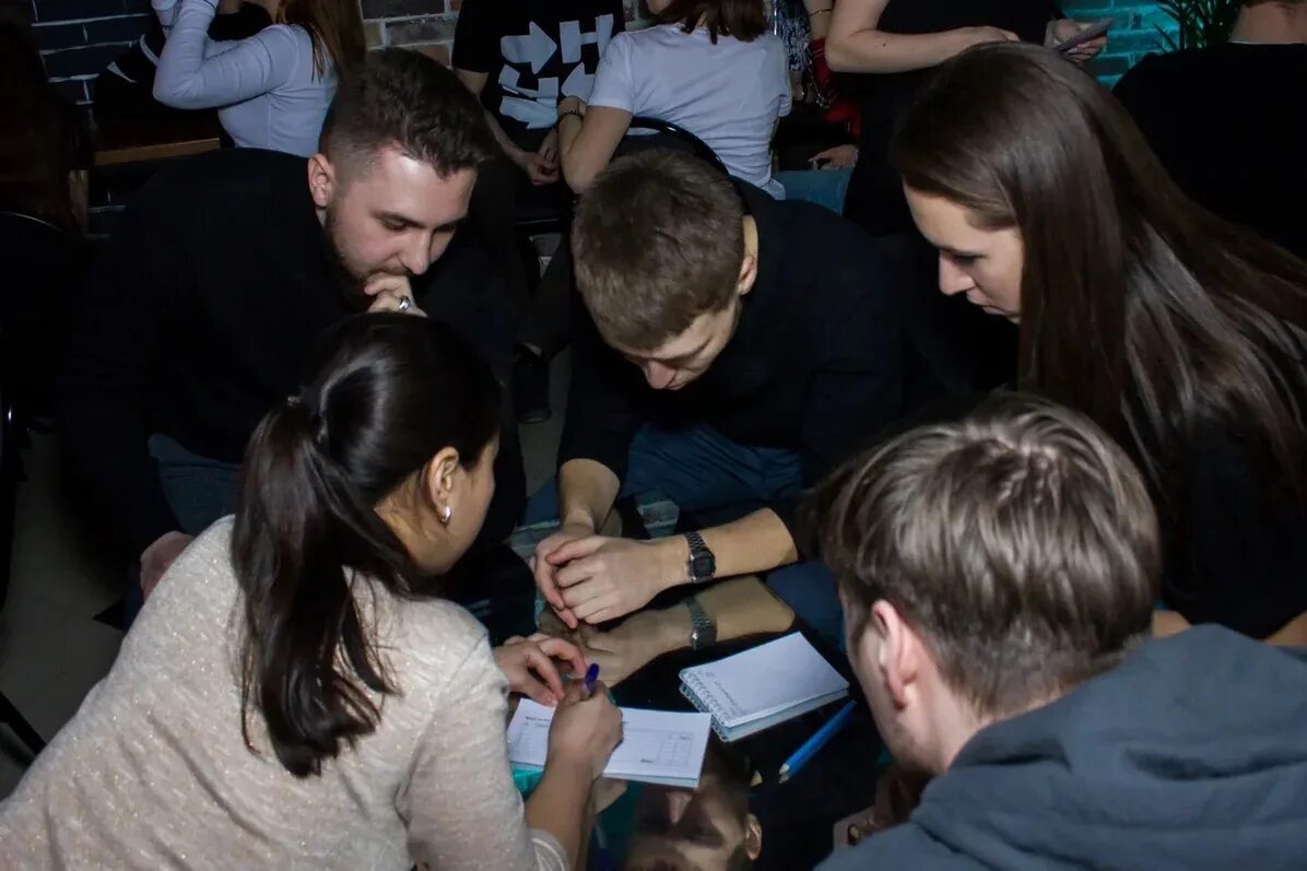 Компания сибер с кневичи. Студенты новосибирска. Студенты новосибирска. Педагогический университет новосибирск нгу. Сгупс игры разума.