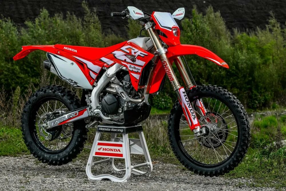 Купить хонда црф. Honda CRF 400. Honda CRF эндуро. Мотоцикл Honda CRF 400. Honda XR 450 эндуро.