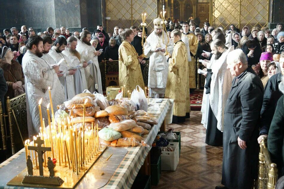 На поминках нельзя. Богослужения в храме в Великий пост. Заупокойная литургия Великий пост. Суббота Великого поста поминовение усопших. Поминальный столик в храме.