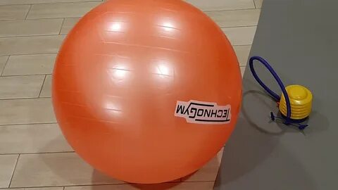 Туго накаченный мяч