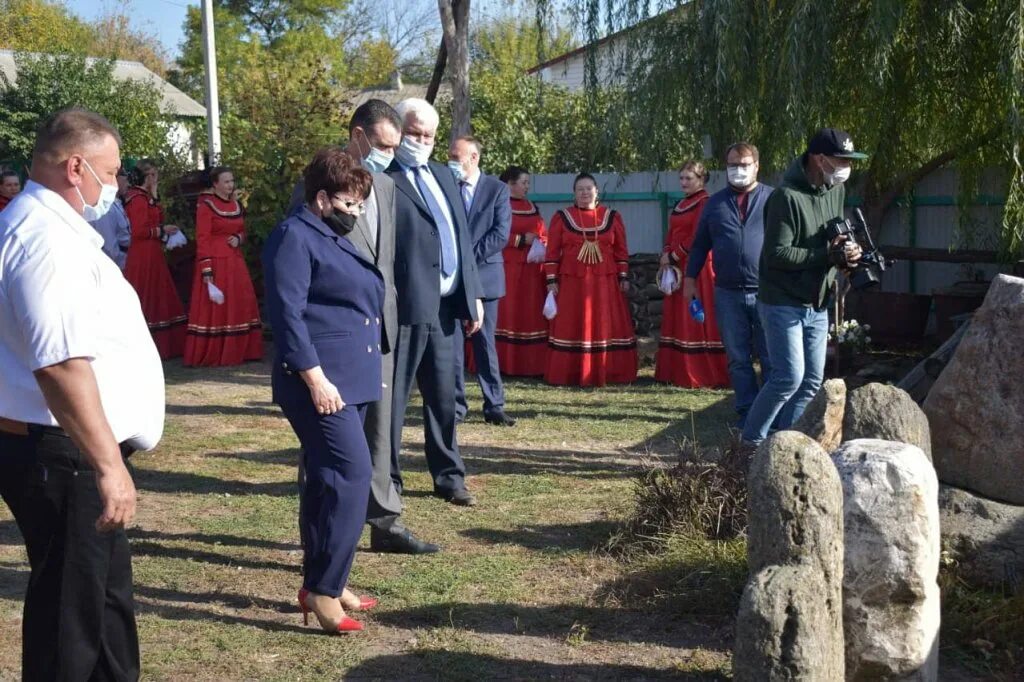 Станица казанская верхнедонского. Верхнедонской район администрация. Верхнедонской музей район историко-краеведческий. Хутор Заикинский Верхнедонской район Ростовская. Верхнедонской район Ростовской области казаки.