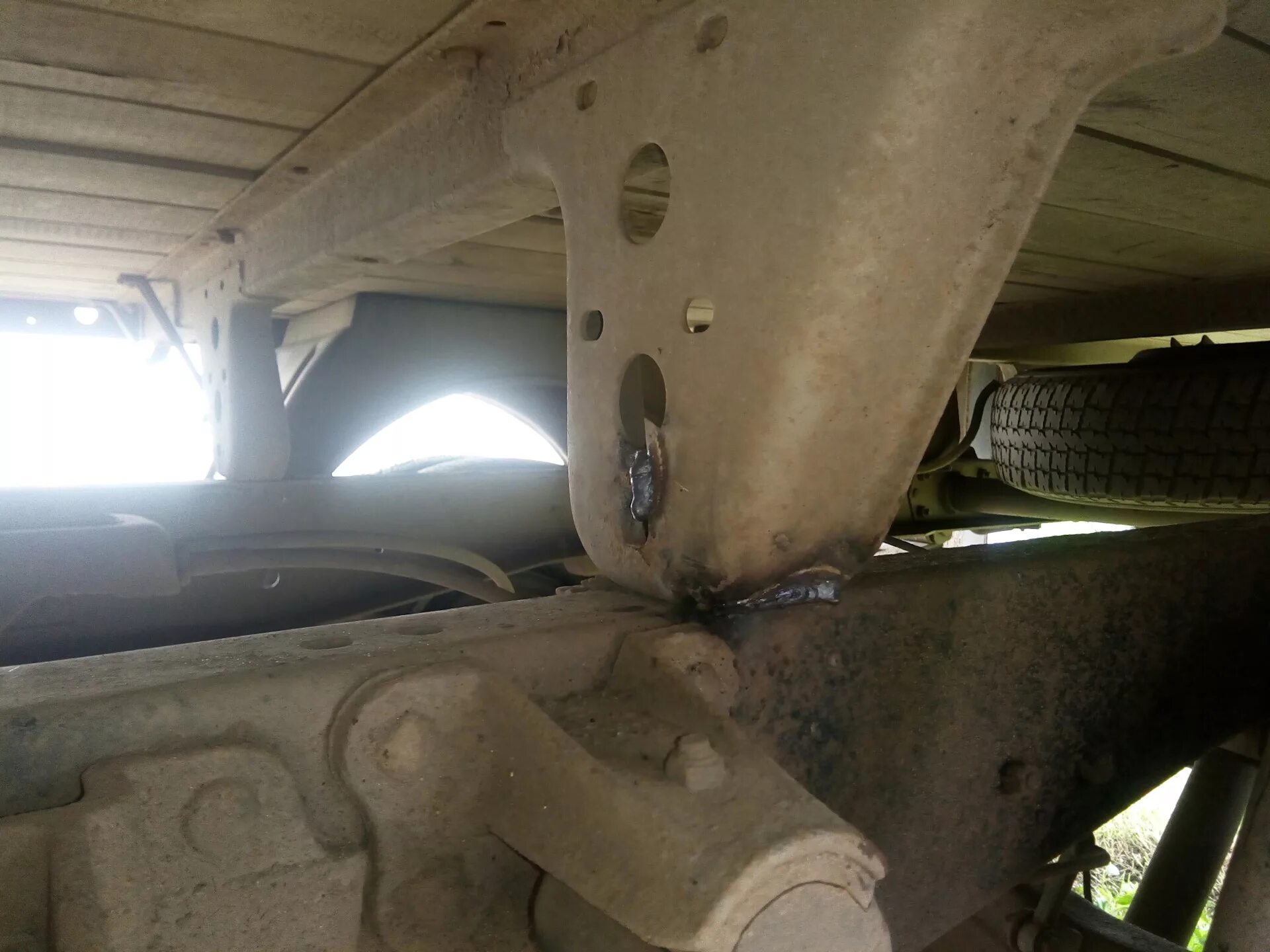 Усиление кузова газель 3302. Кронштейн крепления кузова к раме газель. Крепление кузова к раме газель. Кронштейн крепления кузова газель 3302. Кронштейн крепления кузова газ 3302.