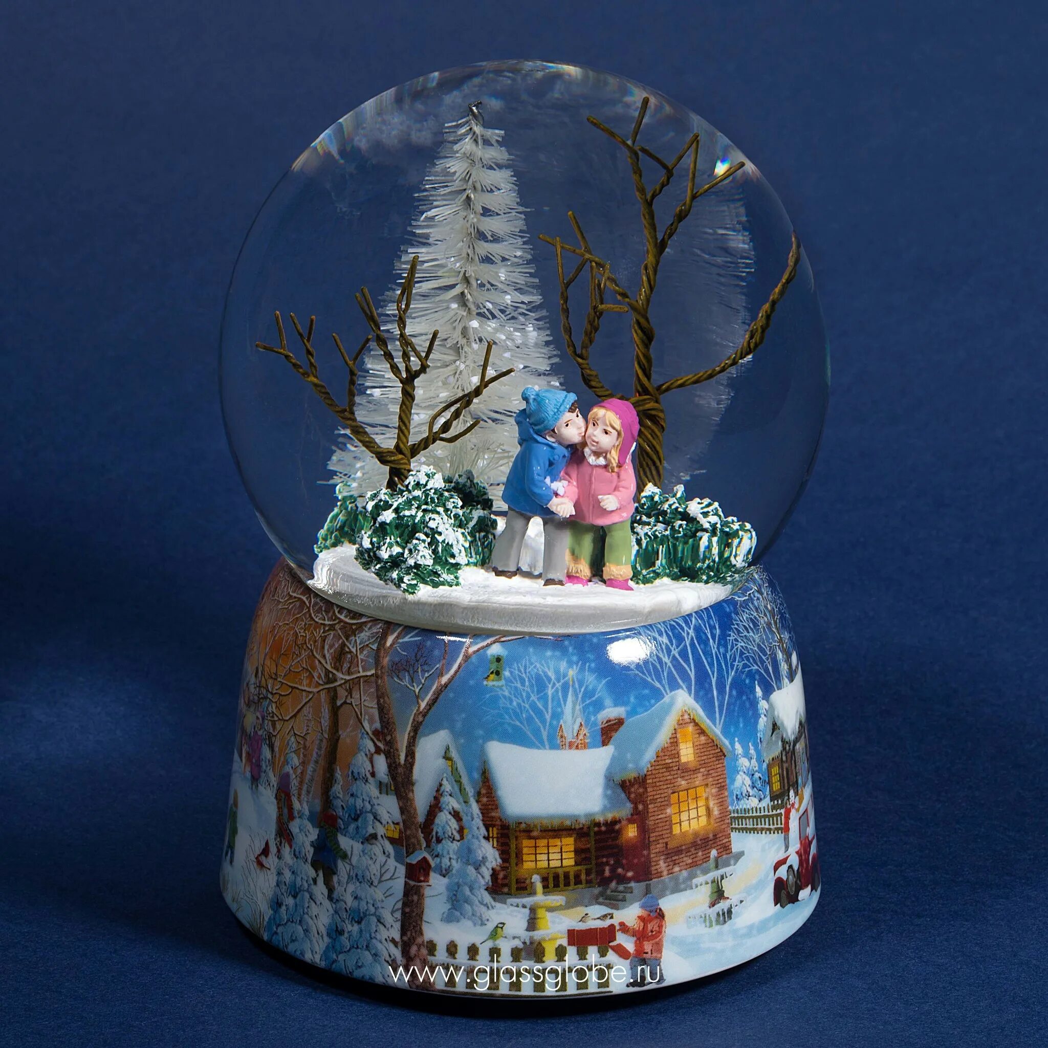 Снег снежном шаре. Lefard снежный шар. Магазин снежных шаров Glassglobe. Снежный шар Леруа Мерлен. Стеклянный шар со снегом.
