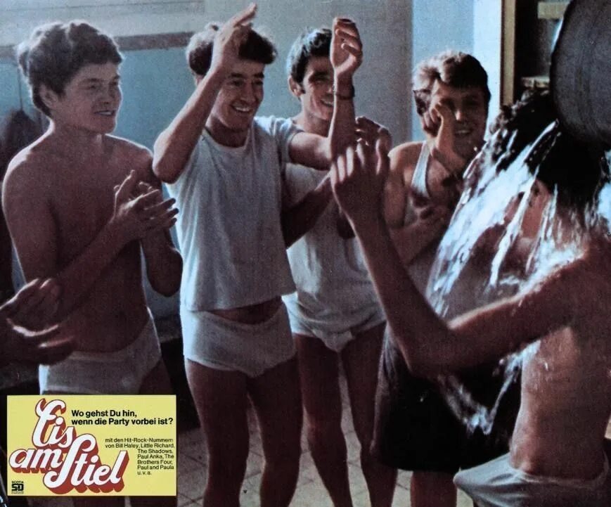 Горячая жевательная резинка 1. Горячая жевательная резинка хьюи. Горячая жевательная резинка мороженое на палочке. Горячая жевательная резинка мороженое на палочке. Горячая жевательная резинка 3 сибилла раух.