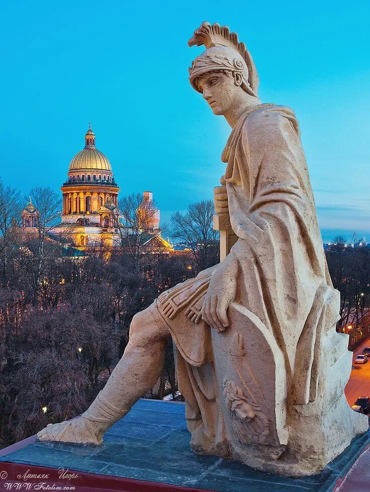 Какие скульптуры в санкт петербурге. Скульптуры санкт-петербурга. статуя митра санкт петербург. город санкт петербург памятник культуры. страж города санкт-петербург.