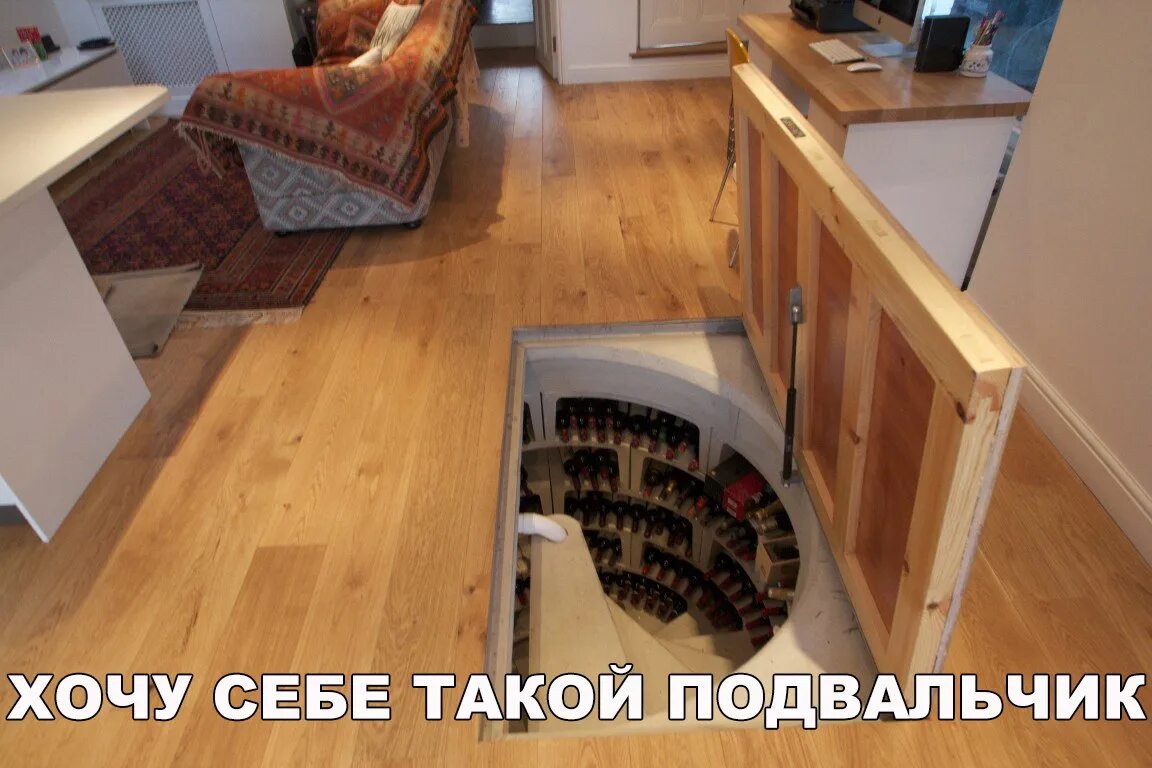 Подвал для хранения овощей. Пол в погребе. Погреб для овощей. Деревянный люк в погреб. Спуск в подвал.