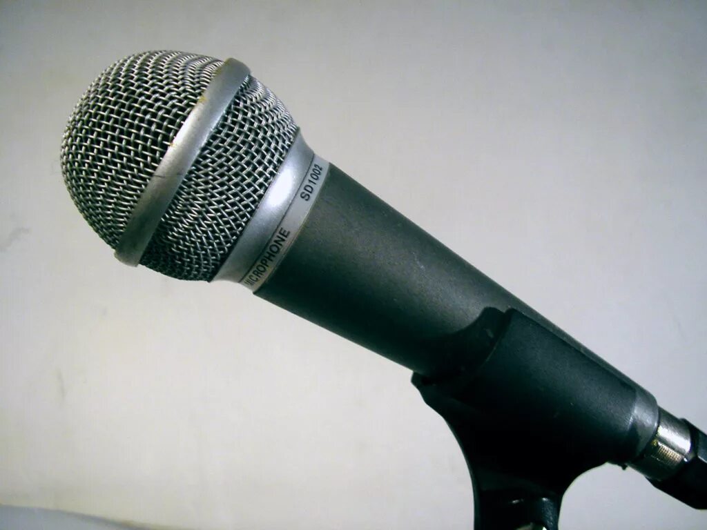 Винтажный микрофон. Микрофон land. Тест микрофона. Утюг simba minnie 4735135. Искусственный разноцветный пластиковый микрофон.