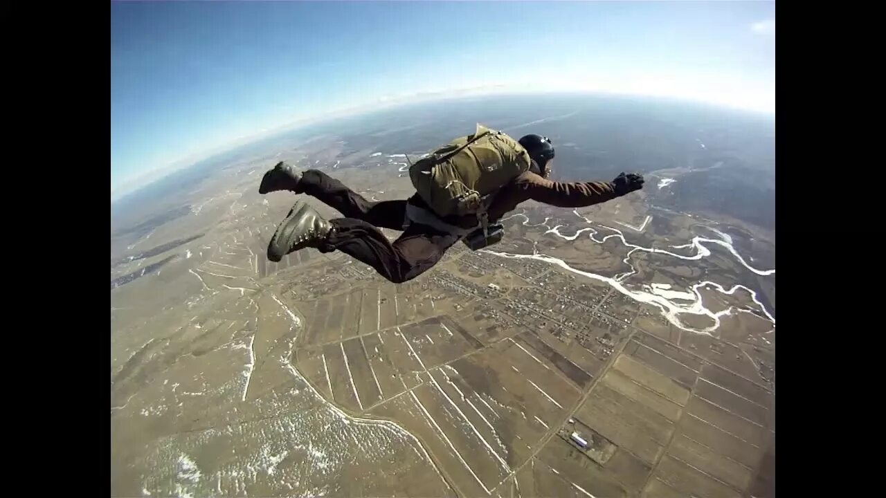 Видео нападавших от первого лица. Прыжок с самолета. Прыжок с парашютом. Прыгает с самолета. Неудачные прыжки с парашютом.