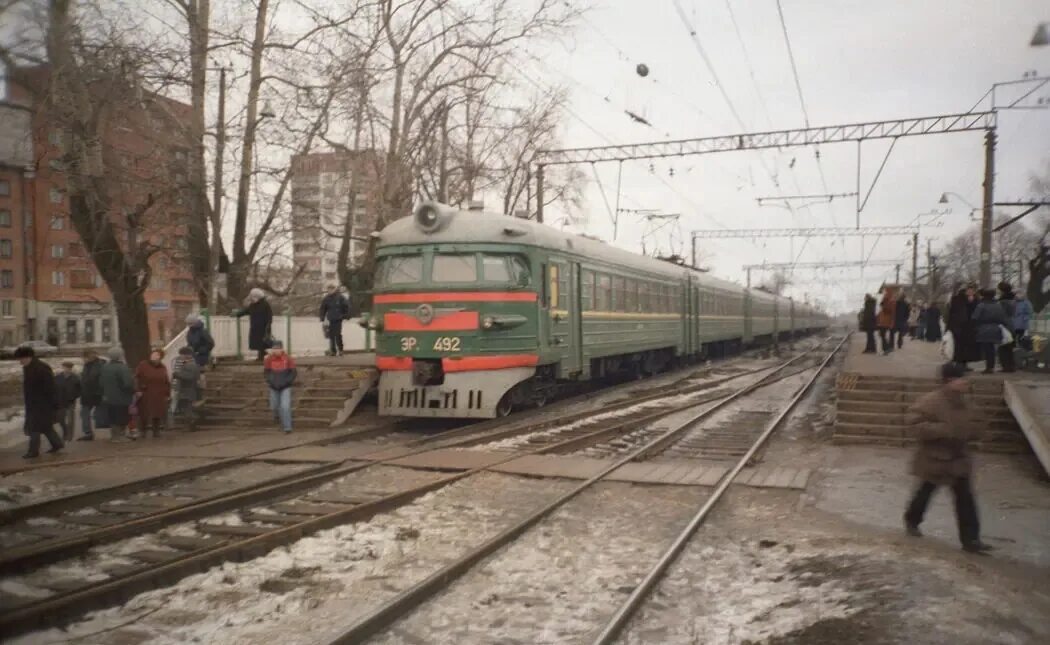 Гатчина варшавская 2. Электричка луга санкт-петербург. 631 автобус гатчина спб расписание. Электричка спб гатчина. Октябрьская железная дорога.